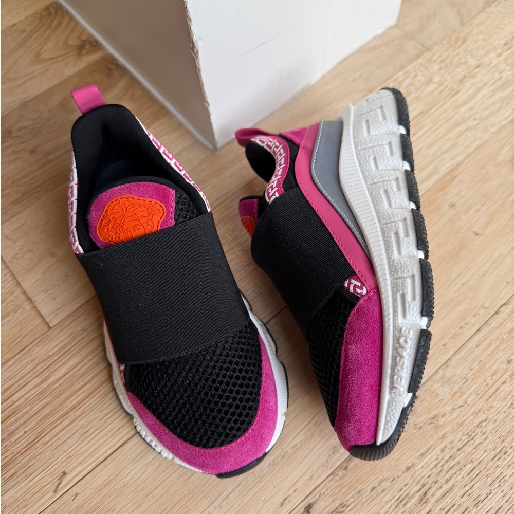 Versace Kids Pink and Black Medusa Designer Sneakers Trainers New sz 27 - Picture 5 of 9